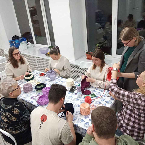 Обучающий мастер-класс по вязанию крючком для сотрудников Неосистем